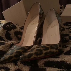 Christian Louboutin So Kate Leopardino